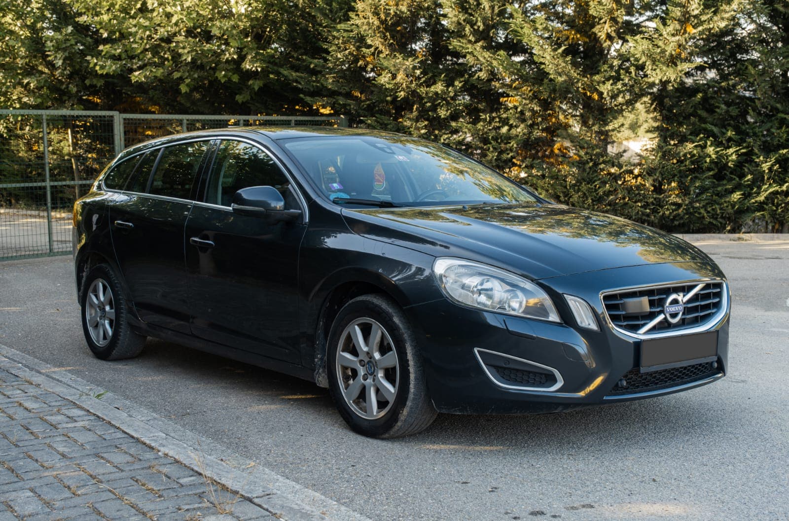 Volvo V60 2012 me qira në Tiranë — foto 1